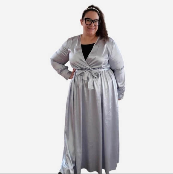 Elegant Silver Satin Dress - Picture 1 of 2